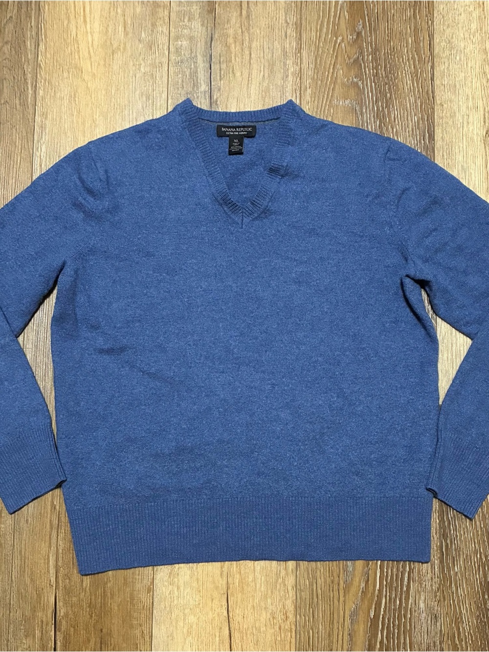 Banana Republic Womens Extra Fine Merino Wool V-Neck Sweater Heathered Blue XL